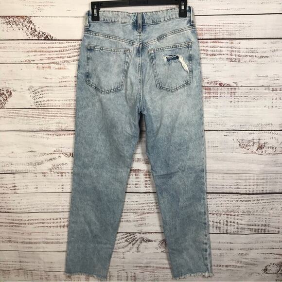 H&M Jeans ripped light wash boyfriend skater size 2 raw hem casual jeans - Picture 4 of 6